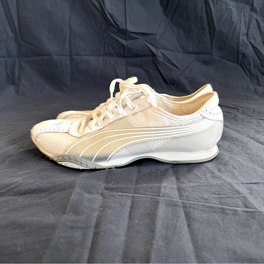 PUMA WHITE SPORT LIFESTYLE TENNIS SHOES Size 8